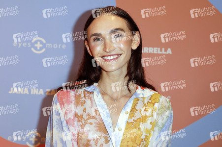 Launch der Brillenkollektion von Jana Ina Zarrella in Köln