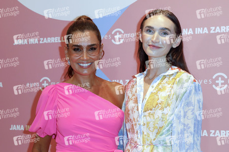 Launch der Brillenkollektion von Jana Ina Zarrella in Köln