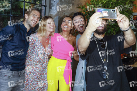 Launch der Brillenkollektion von Jana Ina Zarrella in Köln