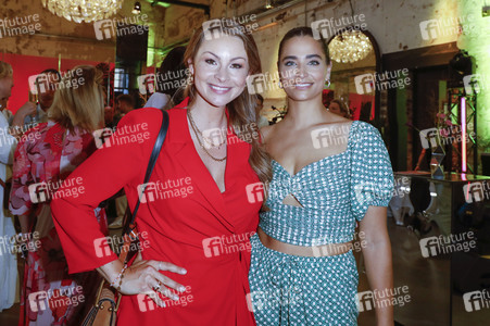 Launch der Brillenkollektion von Jana Ina Zarrella in Köln