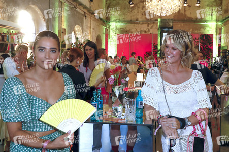 Launch der Brillenkollektion von Jana Ina Zarrella in Köln