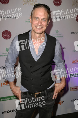 Champagner-Empfang beim 'Happy Summer Weekend' auf Gut Basthorst