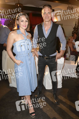 Champagner-Empfang beim 'Happy Summer Weekend' auf Gut Basthorst