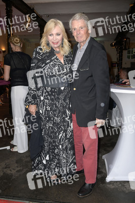 Champagner-Empfang beim 'Happy Summer Weekend' auf Gut Basthorst