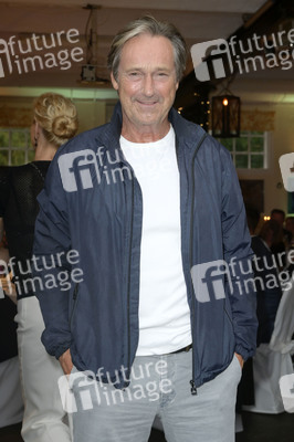 Champagner-Empfang beim 'Happy Summer Weekend' auf Gut Basthorst