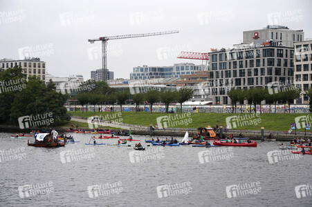 Climate and Boat Demo 2022 in Berlin