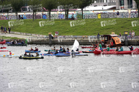 Climate and Boat Demo 2022 in Berlin