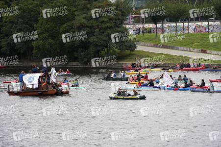 Climate and Boat Demo 2022 in Berlin