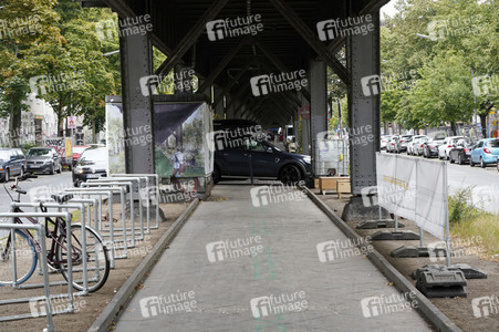 Teststrecke der Radbahn unter der U1 in Berlin
