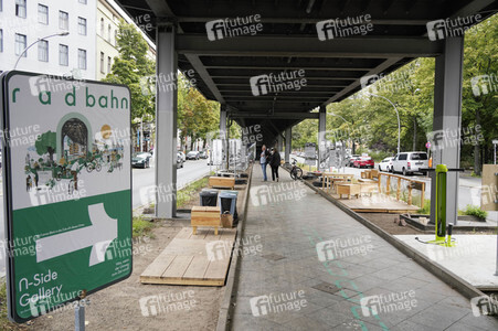 Teststrecke der Radbahn unter der U1 in Berlin