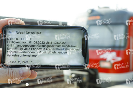 Symbolfoto 9-Euro-Ticket