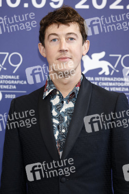 Photocall 'Living', Internationale Filmfestspiele von Venedig 2022