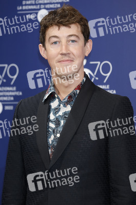Photocall 'Living', Internationale Filmfestspiele von Venedig 2022