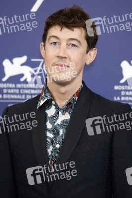 Photocall 'Living', Internationale Filmfestspiele von Venedig 2022