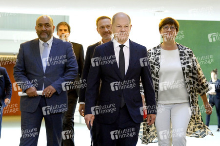 Gemeinsames Statement des Bundeskanzlers und den Parteivorsitzenden der drei Ampel-Parteien in Berlin
