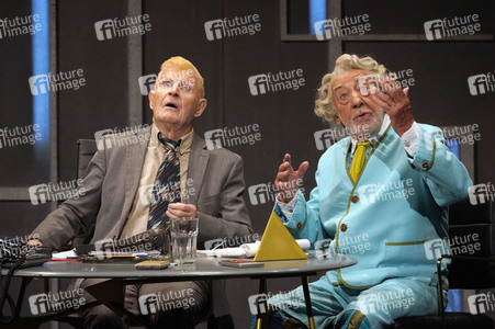 Theaterprobe 'Gottes Lebenslauf' in Dessau