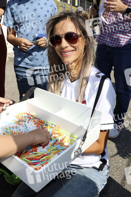 Benefiz-Fußballspiel 'Kicken mit Herz' 2022 in Hamburg