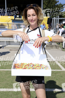 Benefiz-Fußballspiel 'Kicken mit Herz' 2022 in Hamburg