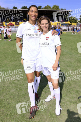 Benefiz-Fußballspiel 'Kicken mit Herz' 2022 in Hamburg