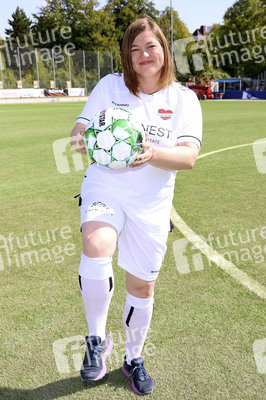 Benefiz-Fußballspiel 'Kicken mit Herz' 2022 in Hamburg