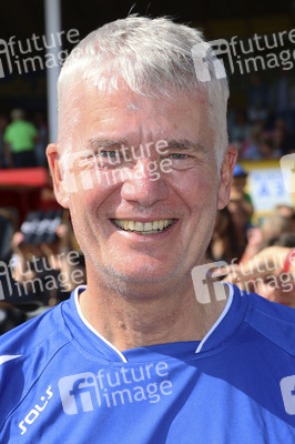 Benefiz-Fußballspiel 'Kicken mit Herz' 2022 in Hamburg