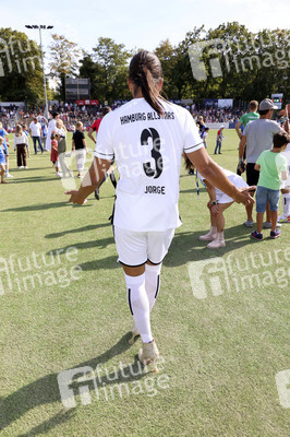 Benefiz-Fußballspiel 'Kicken mit Herz' 2022 in Hamburg