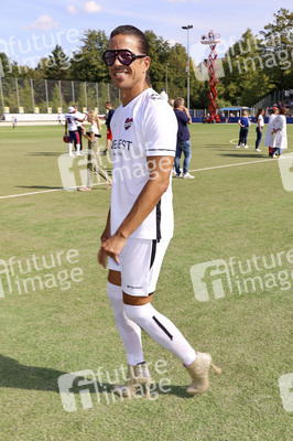 Benefiz-Fußballspiel 'Kicken mit Herz' 2022 in Hamburg