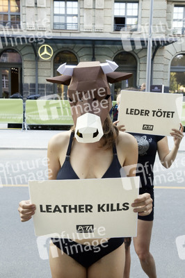 PETA-Protestaktion zum Auftakt der Berlin Fashion Week in Berlin