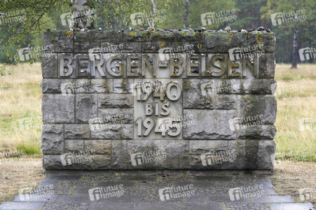Isaac Herzog und Frank-Walter Steinmeier besuchen die Gedenkstätte Bergen-Belsen