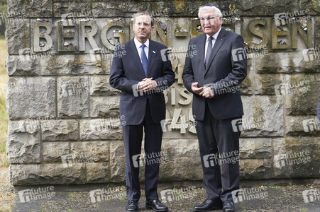Isaac Herzog und Frank-Walter Steinmeier besuchen die Gedenkstätte Bergen-Belsen