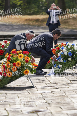 Isaac Herzog und Frank-Walter Steinmeier besuchen die Gedenkstätte Bergen-Belsen