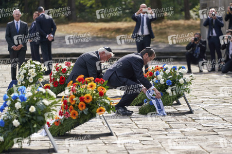 Isaac Herzog und Frank-Walter Steinmeier besuchen die Gedenkstätte Bergen-Belsen