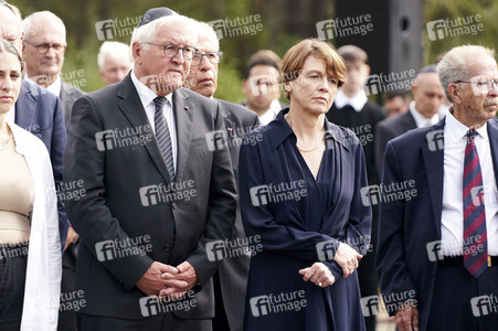 Isaac Herzog und Frank-Walter Steinmeier besuchen die Gedenkstätte Bergen-Belsen
