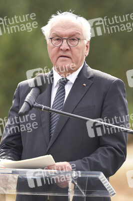 Isaac Herzog und Frank-Walter Steinmeier besuchen die Gedenkstätte Bergen-Belsen