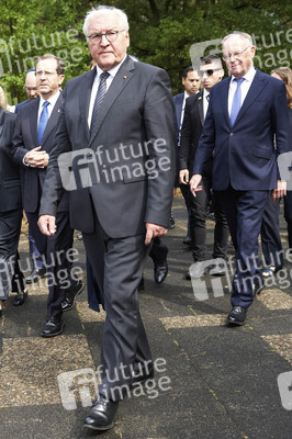 Isaac Herzog und Frank-Walter Steinmeier besuchen die Gedenkstätte Bergen-Belsen