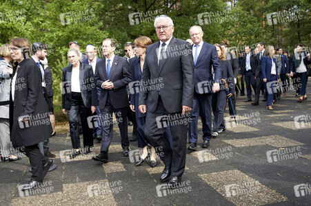 Isaac Herzog und Frank-Walter Steinmeier besuchen die Gedenkstätte Bergen-Belsen