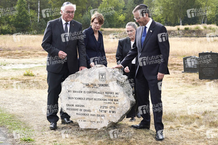 Isaac Herzog und Frank-Walter Steinmeier besuchen die Gedenkstätte Bergen-Belsen