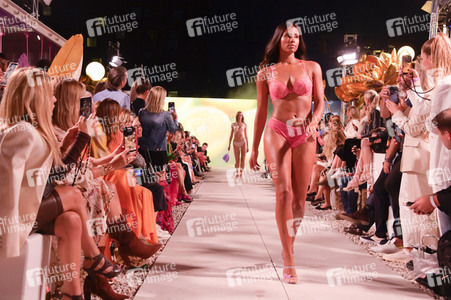 Lascana Fashion Show auf der Berlin Fashion Week S/S 2023 in Berlin