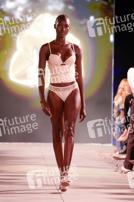 Lascana Fashion Show auf der Berlin Fashion Week S/S 2023 in Berlin