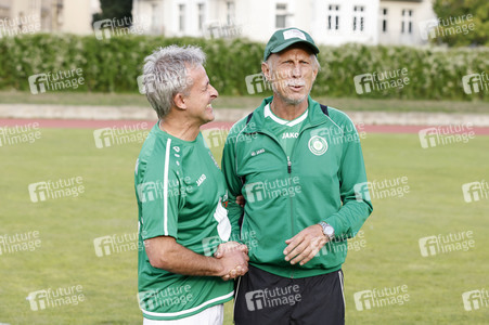 Fußballspiel FC Bundestag vs. FC Diabetologie in Berlin