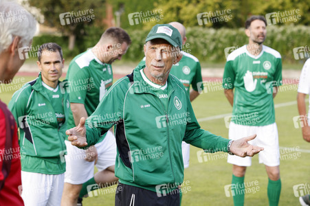 Fußballspiel FC Bundestag vs. FC Diabetologie in Berlin