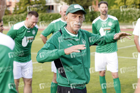 Fußballspiel FC Bundestag vs. FC Diabetologie in Berlin