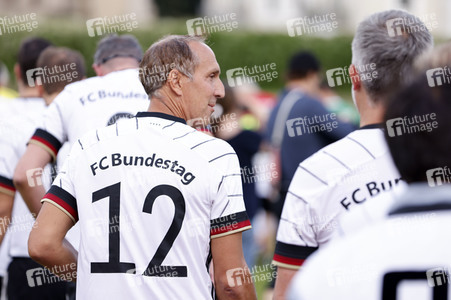 Fußballspiel FC Bundestag vs. FC Diabetologie in Berlin