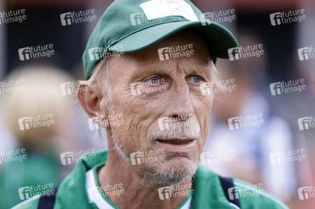 Fußballspiel FC Bundestag vs. FC Diabetologie in Berlin
