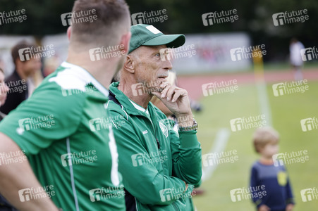 Fußballspiel FC Bundestag vs. FC Diabetologie in Berlin