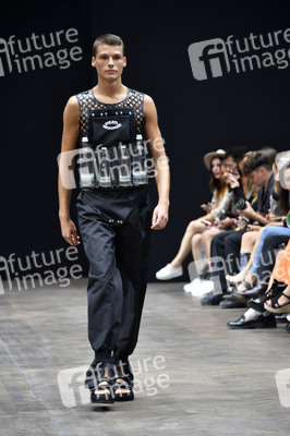 Kilian Kerner Fashion Show auf der Berlin Fashion Week S/S 2023