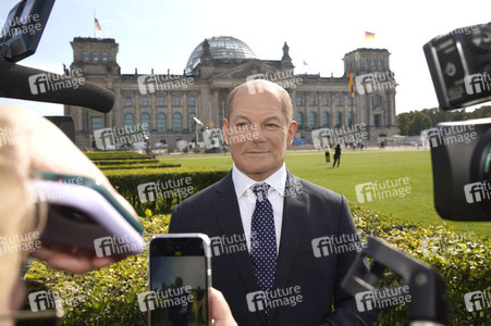 Enthüllung der Wachsfigur von Olaf Scholz in Berlin
