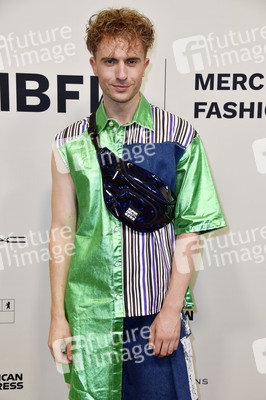 Rebekka Ruetz Fashion Show auf der Berlin Fashion Week S/S 2023