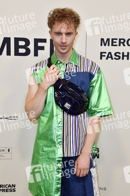 Rebekka Ruetz Fashion Show auf der Berlin Fashion Week S/S 2023