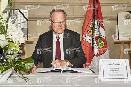 Kondolenzbuch für die Queen in Hannover